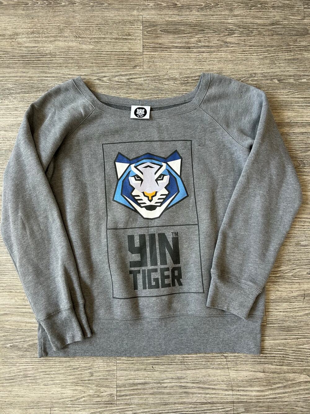 Yin Tiger Graphic Sweatshirt Womens XL Gray Wide Neck Pullover Bella Canvas